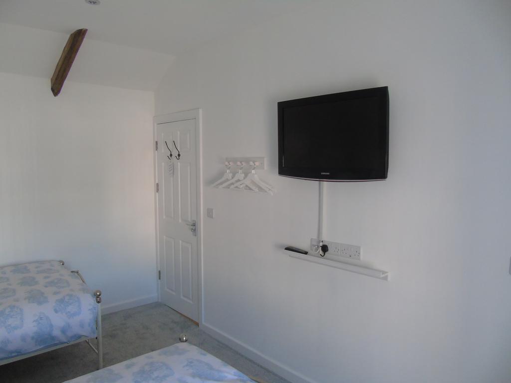 The Pembrey Country Inn Bagian luar foto