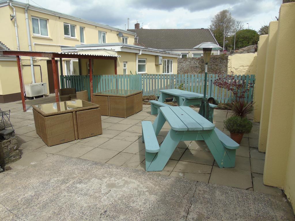 The Pembrey Country Inn Bagian luar foto