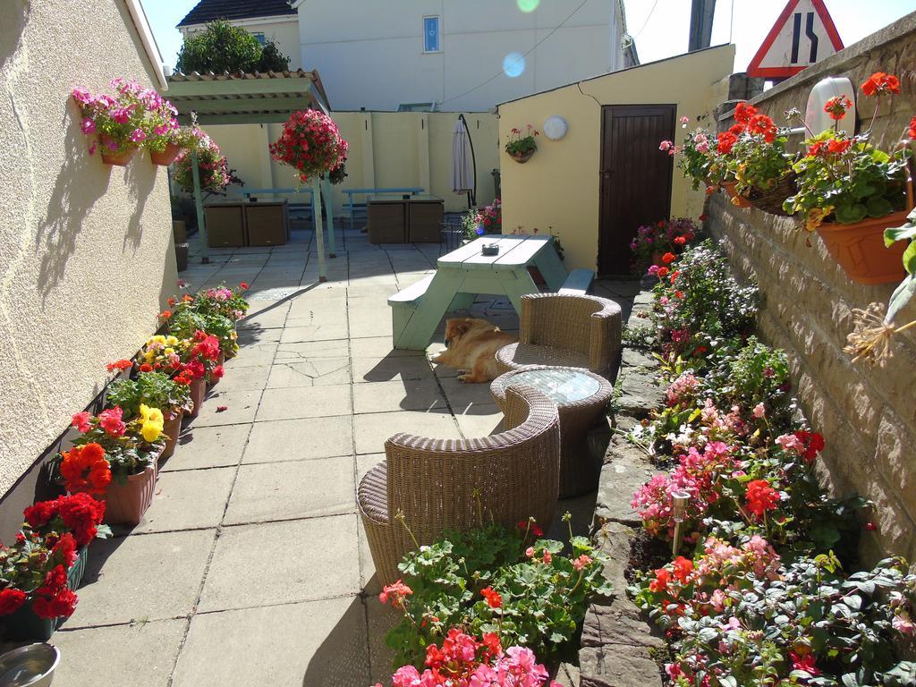 The Pembrey Country Inn Bagian luar foto