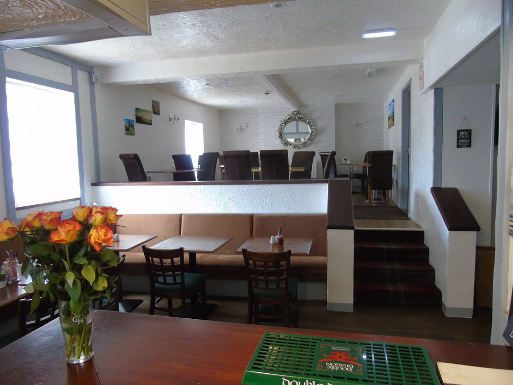 The Pembrey Country Inn Bagian luar foto